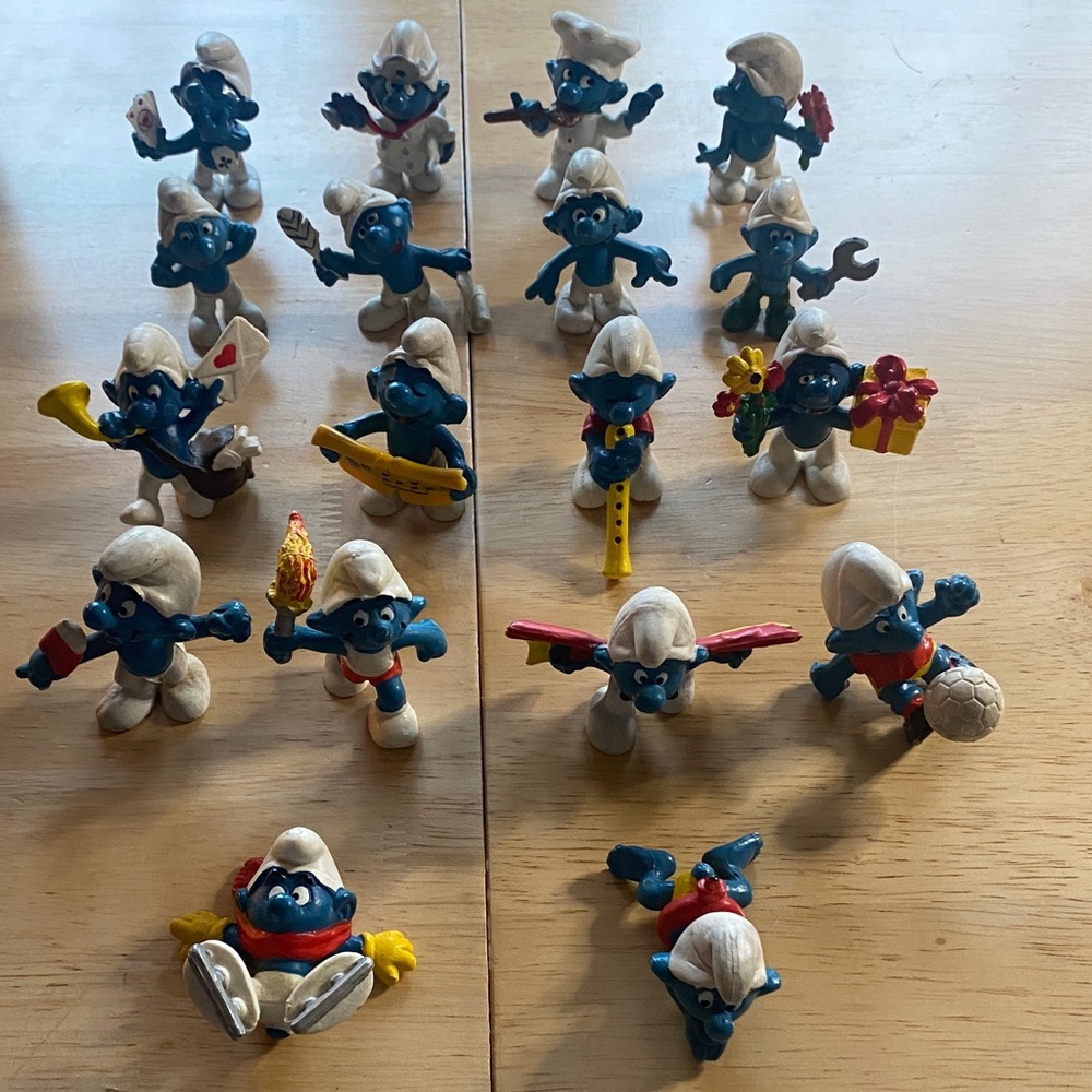 Blue Smurf-Inspired Collectible Figurine Set - Blue & White Play Figures